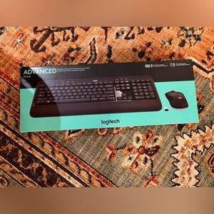 Logitech MK540 Advanced Wireless Keyboard and Mouse Combo